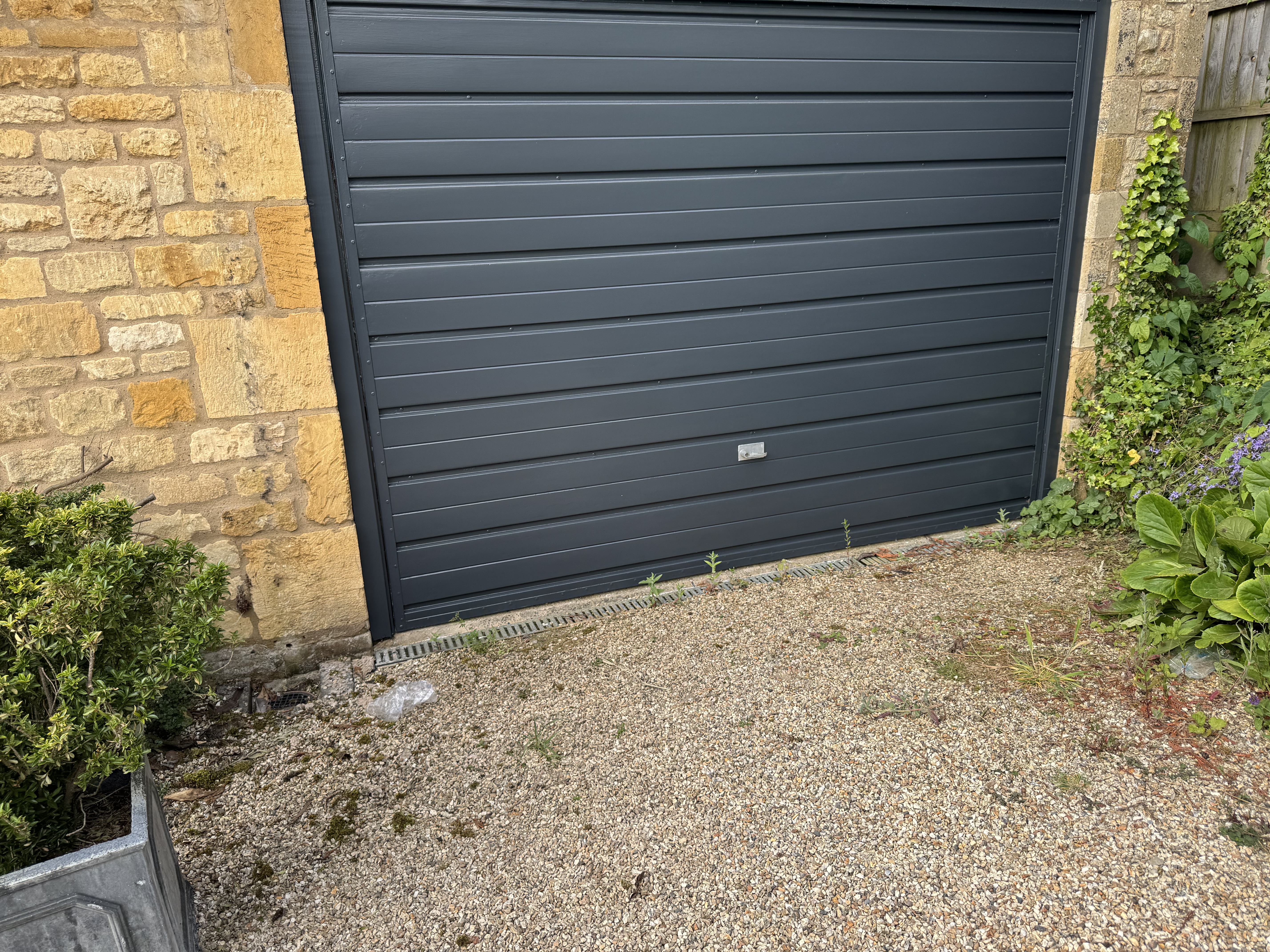 Anthracite garage door painting